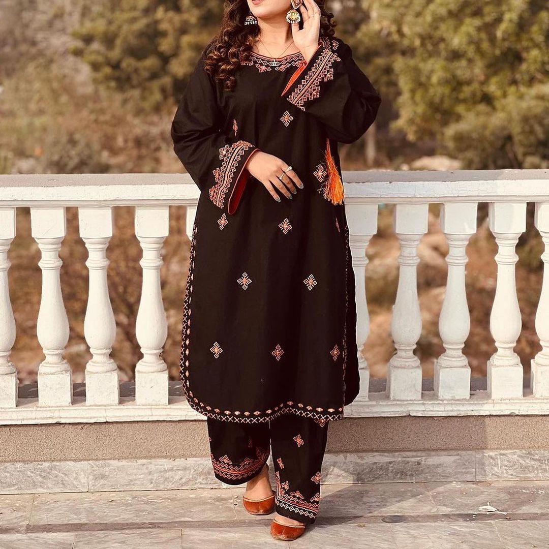 Balochi Embroidery 2PC (Black)