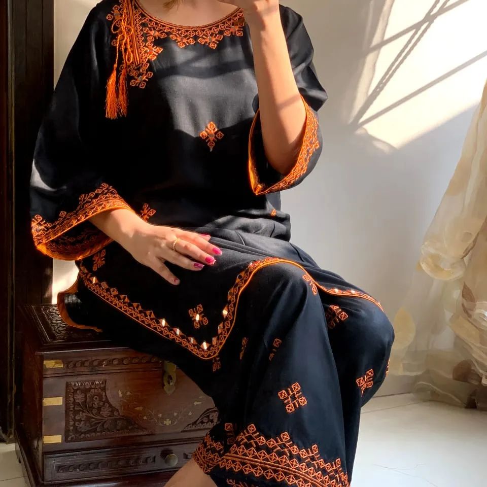 Balochi Embroidery 2PC (Black)